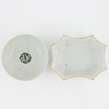 Tallrik samt skålar, 2 st, porslin, Kina, bl a Qingdynastin, Qianlong (1736-95).