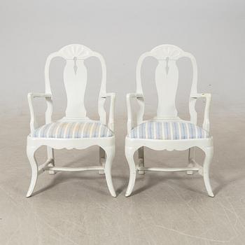 Karmstolar ett par Rokoko-stil 1900taöets första del.