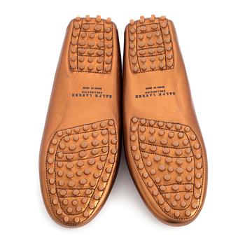 RALPH LAUREN, a pair of bronz colored leather loafers. Size US 8B.