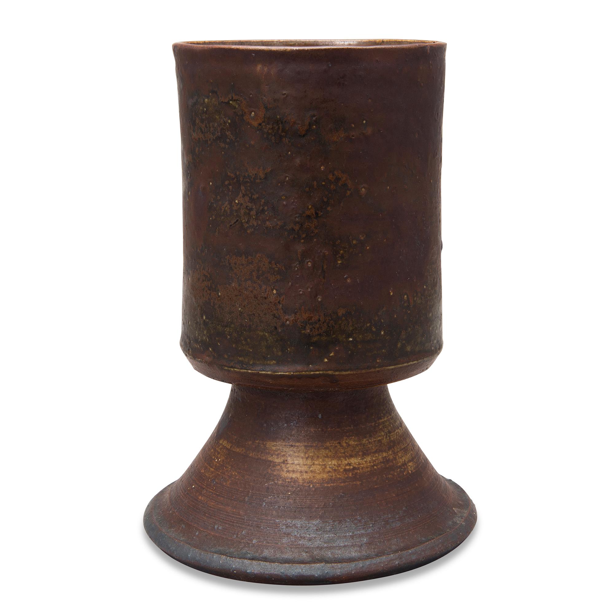 Kyllikki Salmenhaara, A mid-20th century vase signed KS, Arabia.