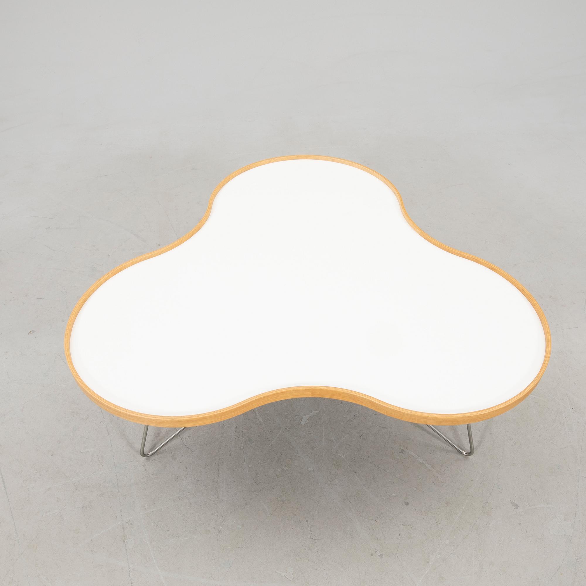 Christine Schwarzer, soffbord ”Flower”, Swedese 2010.