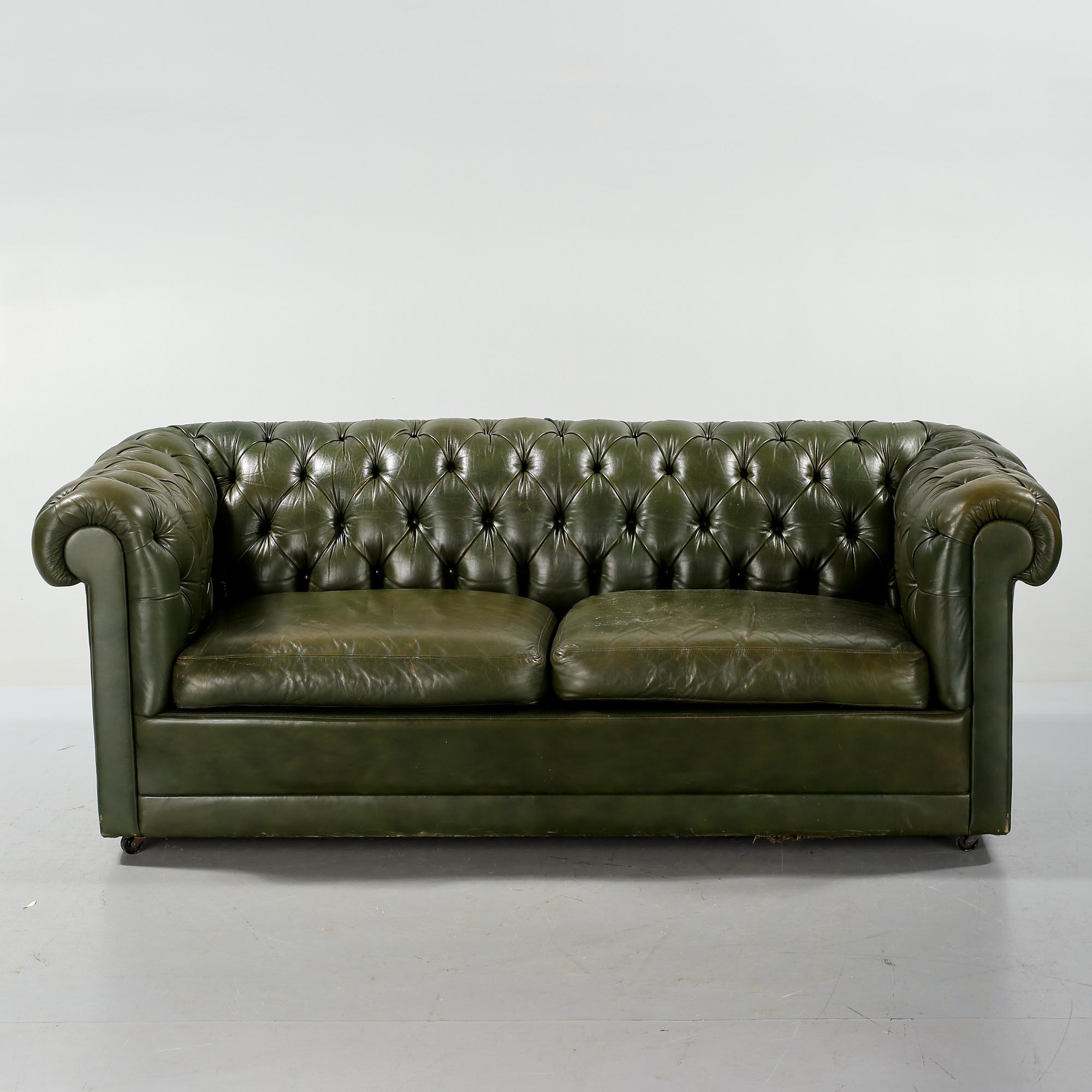 SOFFA, chesterfield-modell, 1900-talets andra hälft.