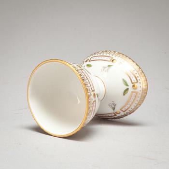 ÄGGKOPP, porslin. "Flora Danica", Royal Copenhagen.