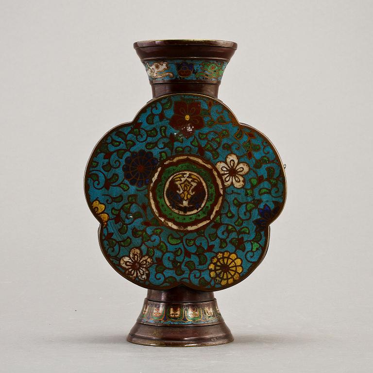 VAS, cloisonne, orientalisk, 1800/1900-tal.