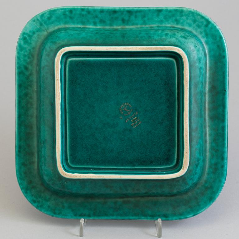 WILHELM KÅGE, skålar, 2 st, stengods, "Argenta", Gustavsberg, 1900-talets andra hälft.