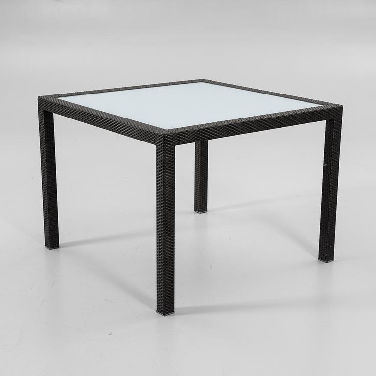 Trädgårdsbord, Dedon, 2000-tal.