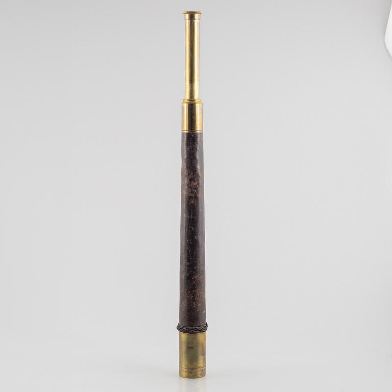 A marine telescope by Raynolds & Son, London, England, late 19thcentury.