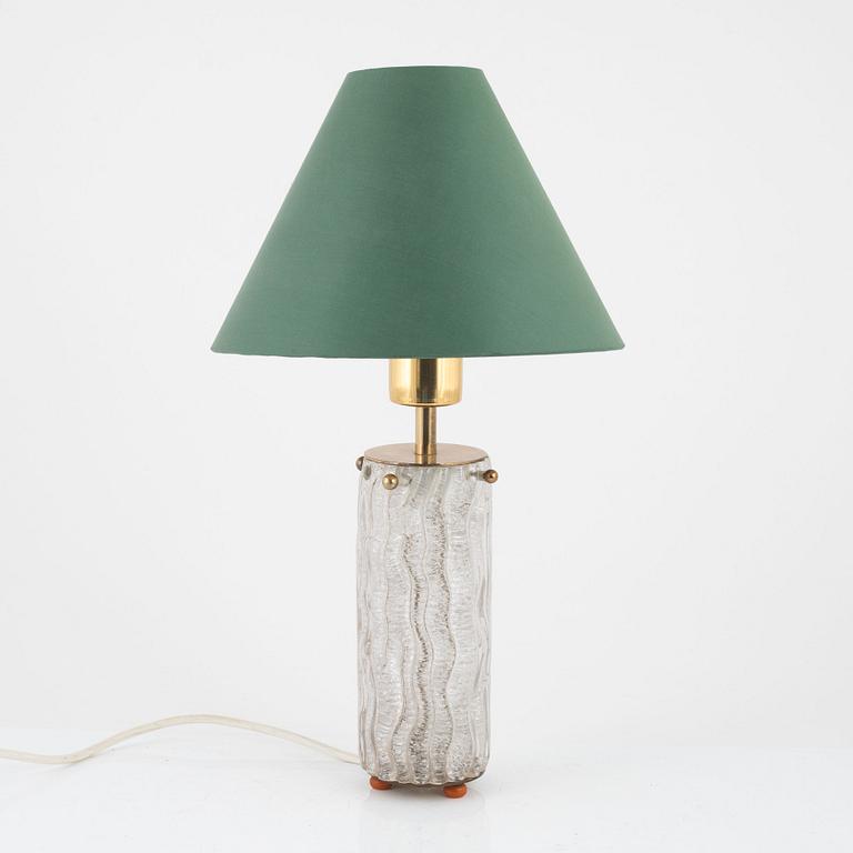 Firma Svenskt Tenn, a model '2583' table lamp.