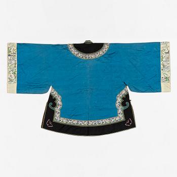A female silk robe/over coat for winter, Qing dynasty, 19th century.