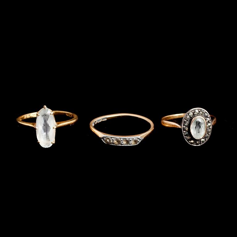RINGAR, 3 st, 18 k guld, med vita stenar och markasiter. Total vikt ca 6 gram.
