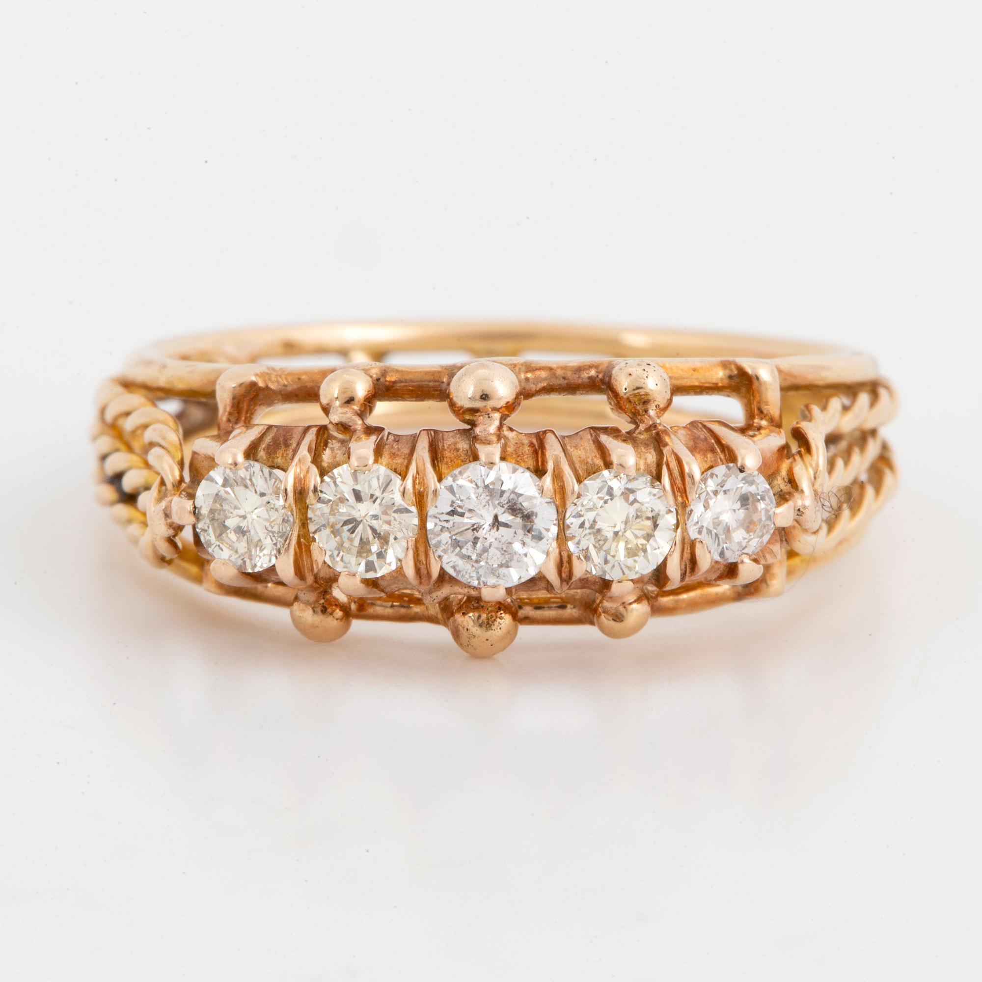 Brilliant-cut diamond ring.