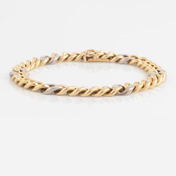 18K gold bracelet.