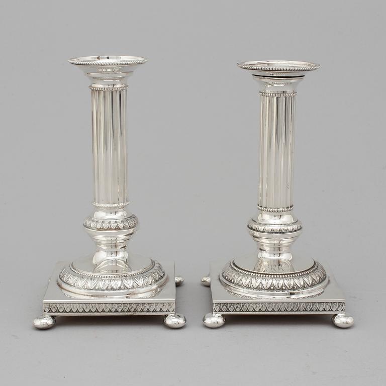 A pair of Finnsich silver candlesticks, 1970-95.