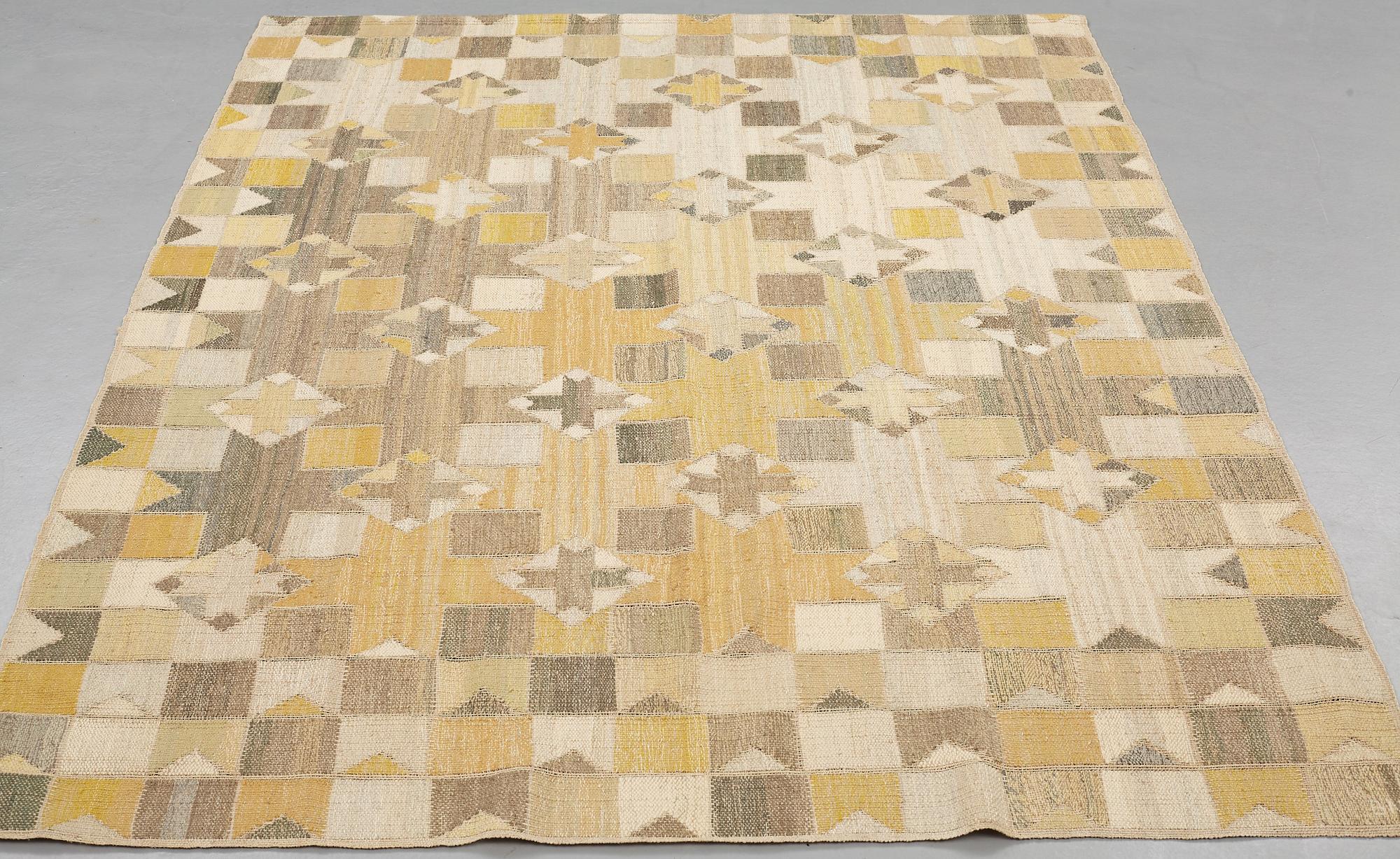 Barbro Nilsson, VÄVD TAPET, "Korsstjärnan", rips och tuskaft på skyttlad botten, ca 212,5 x 155 cm, signerad BN.