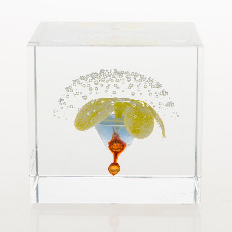 OIVA TOIKKA, An annual glass cube, signed Oiva Toikka Nuutajärvi.