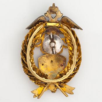 KUNNIAMERKKI, kullattua hopeaa ja emalia. Finska guldsmeds AB, Suomi/Venäjä 1916.