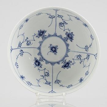 Skål, porslin, Royal Copenhagen, "Musselmalet halvblond", modell 631, 1969-73.