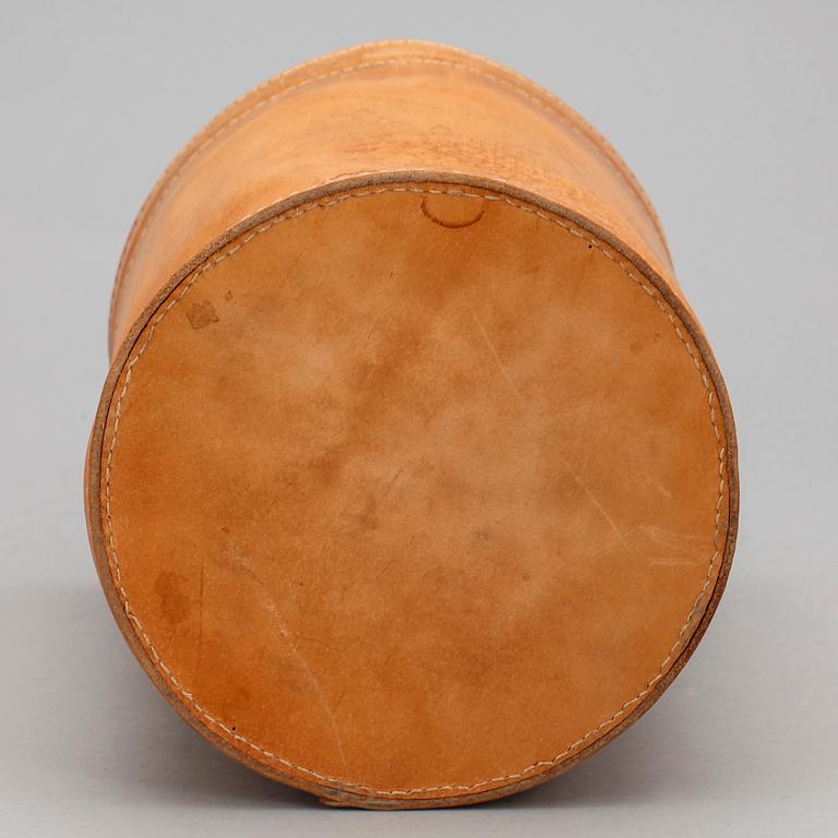 PAPPERSKORG, läder, 1960-tal.