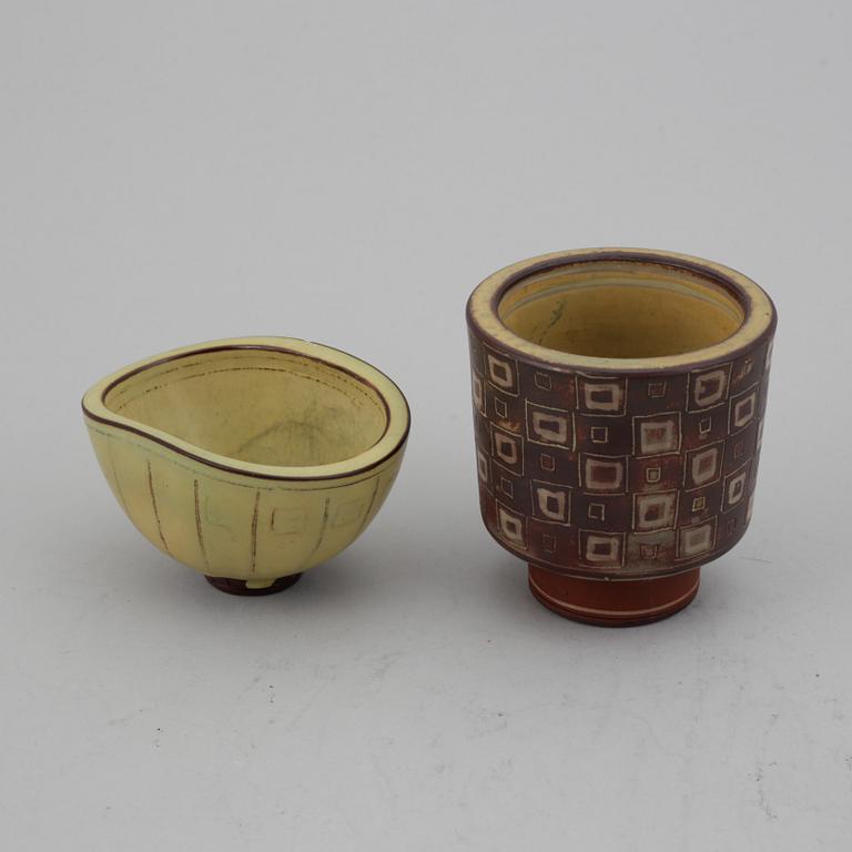 Wilhelm Kåge, two "Farsta" stoneware bowls  from Gustavsberg Studio.