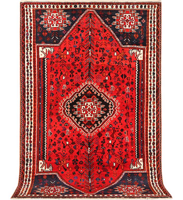 A Qashghai carpet, c. 280 x 183 cm.