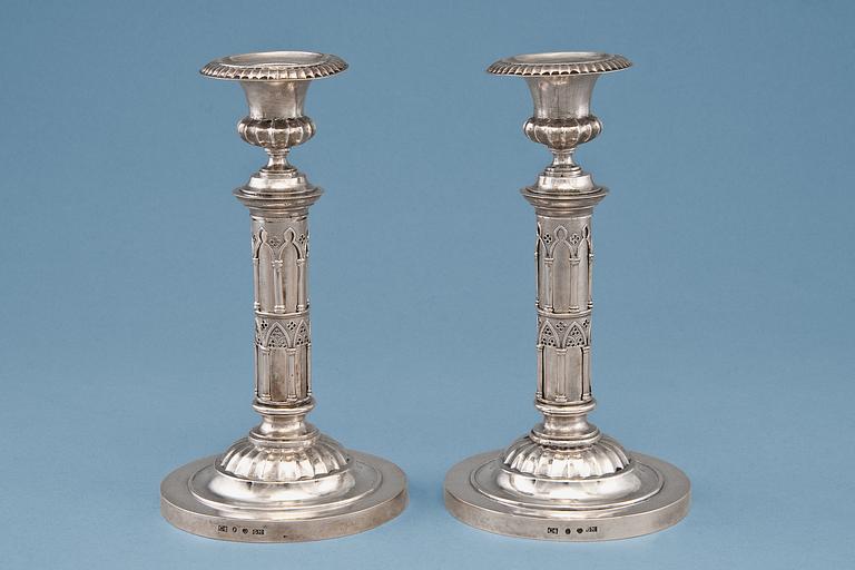 A PAIR OF CANDLESTICKS.