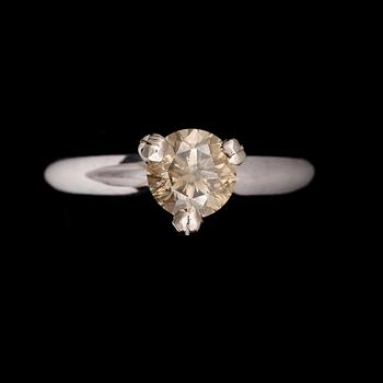 RING, 14k g vitguld med briljantslipad diamant, ca 1 ct. Vikt ca 2,5g.