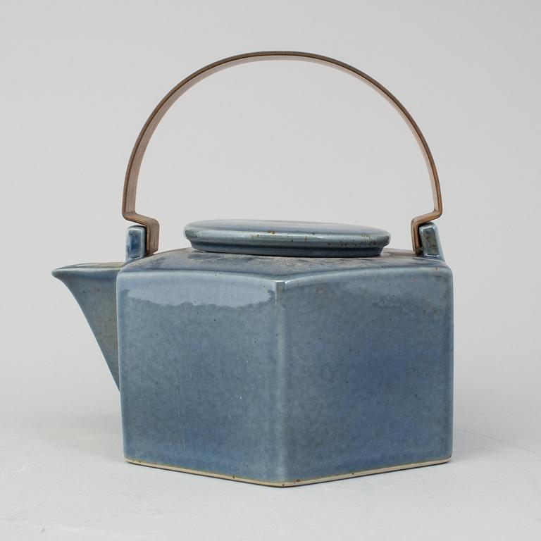 SIGNE PERSSON-MELIN, a six-sided teapot by Rörstrand.