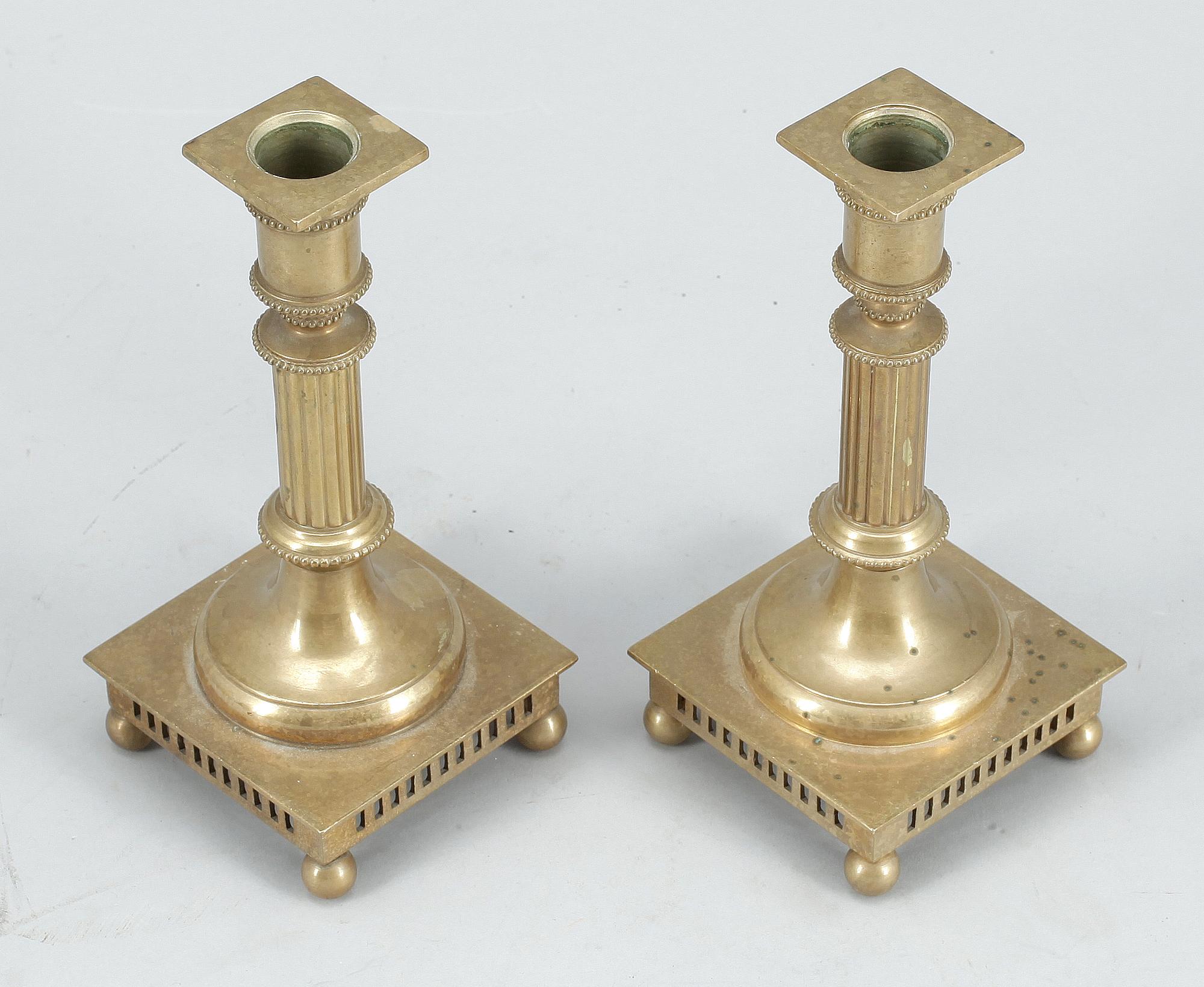 LJUSSTAKAR, ett par, gustaviansk stil, Gusum.