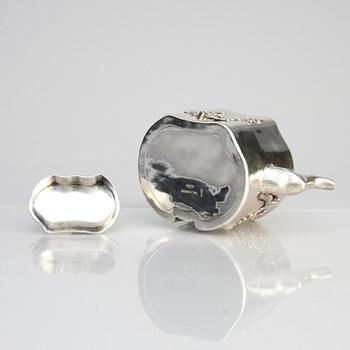 Teservis, fyra delar, silver. Hung Chong & Co, Shanghai, 1900-tal.