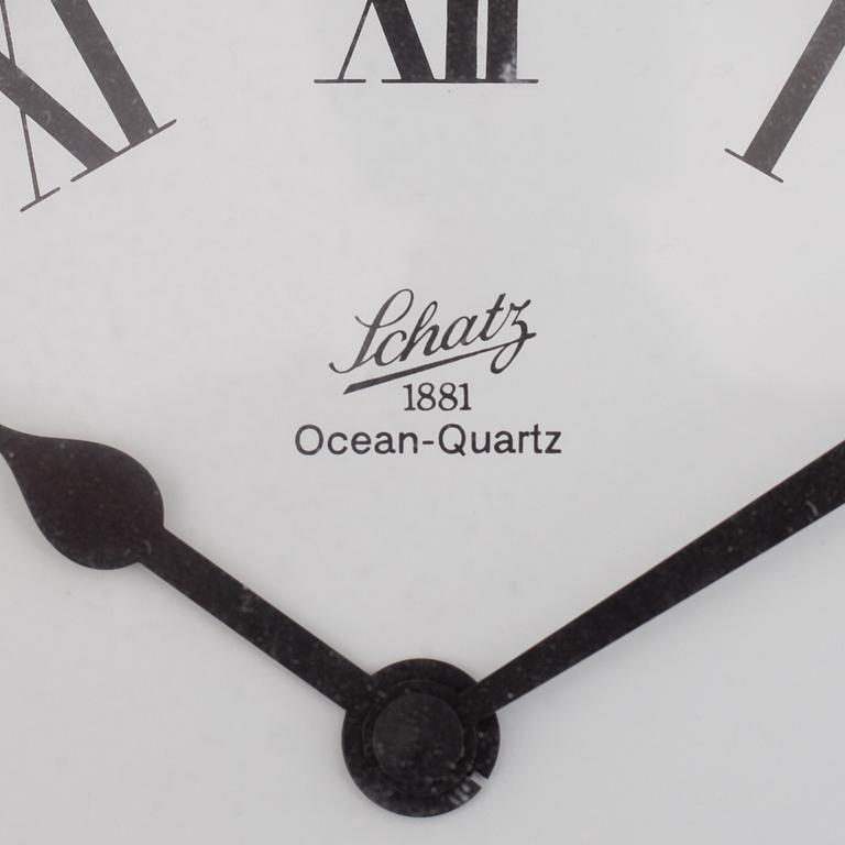 A barometer and a ship's clock, quartz, Shatz, second half of the 20th century.