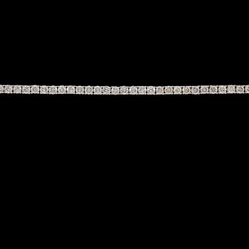 ARMBAND, 18k vitguld med 77 briljantslipade diamanter, 3.46 ct. Vikt 10 g.