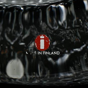 FAT, 2 st, glas, Venini, Italien, respektive Iittala, Finland, 1900-talets andra hälft.