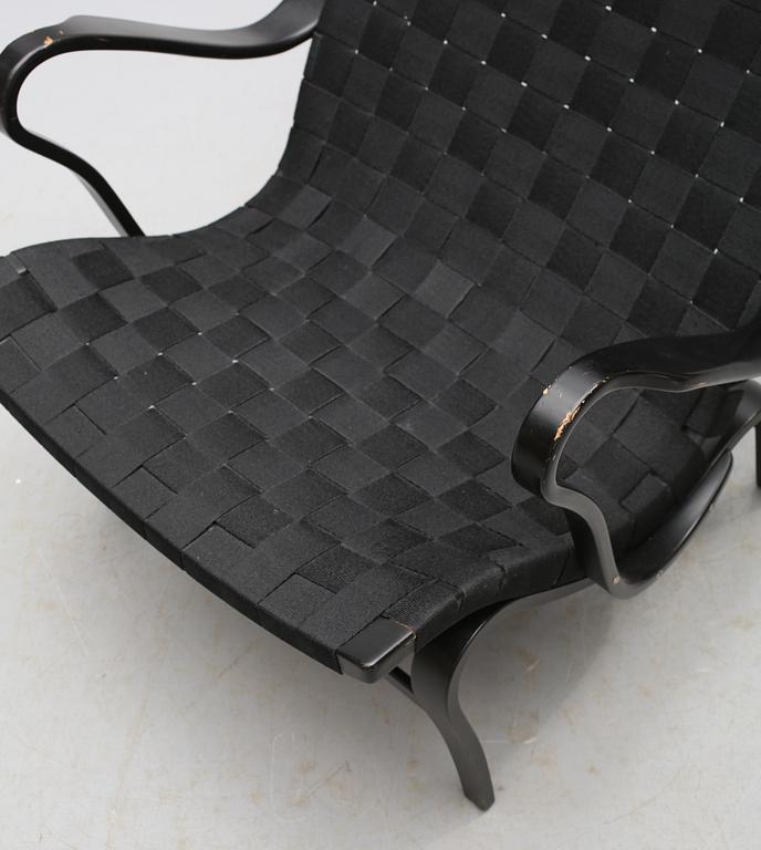 FÅTÖLJ, "Pernilla", Bruno Mathsson, Dux, 1900-talets andra hälft.