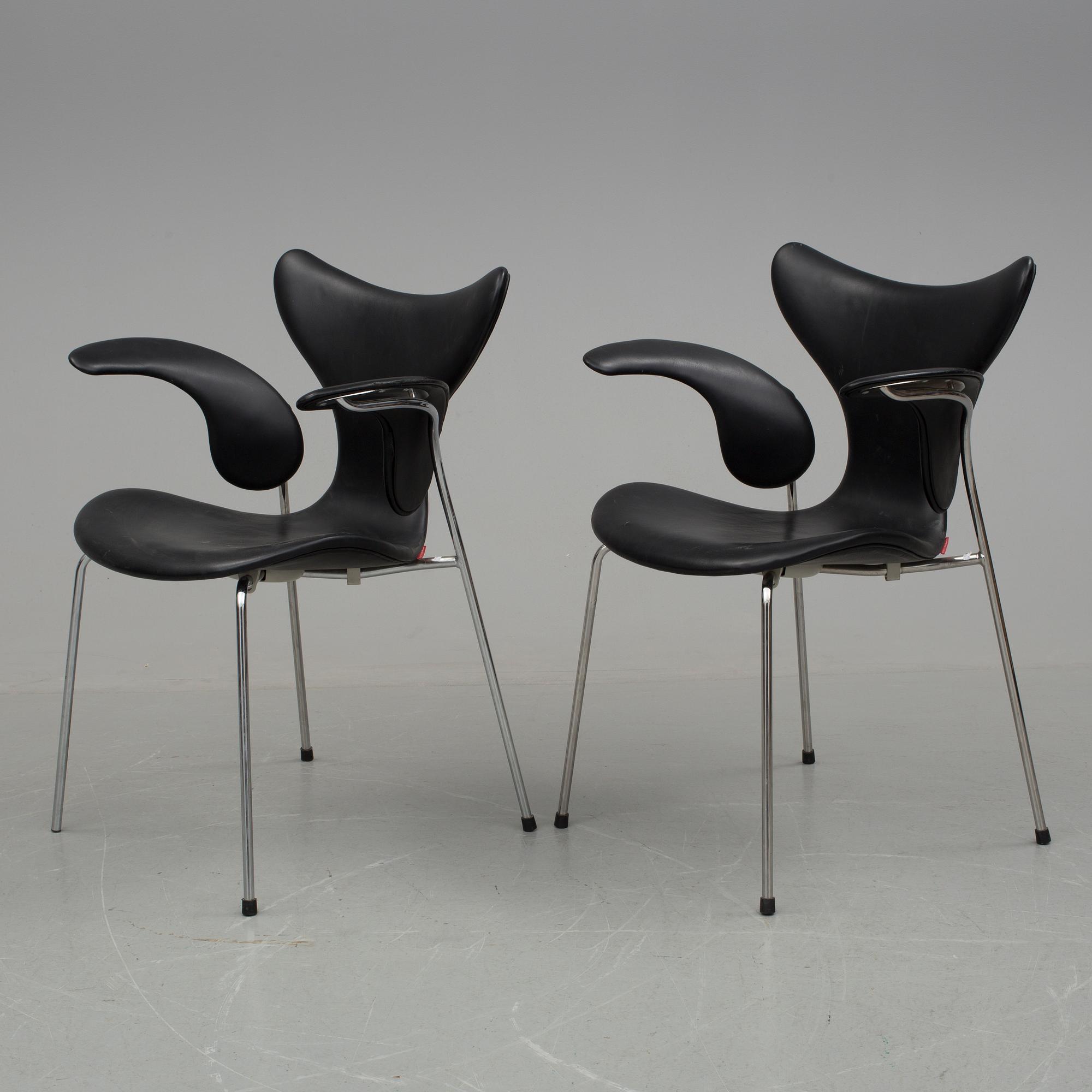 KARMSTOLAR, ett par, Liljan/Måsen, Arne Jacobsen, Fritz Hansen, 2007.