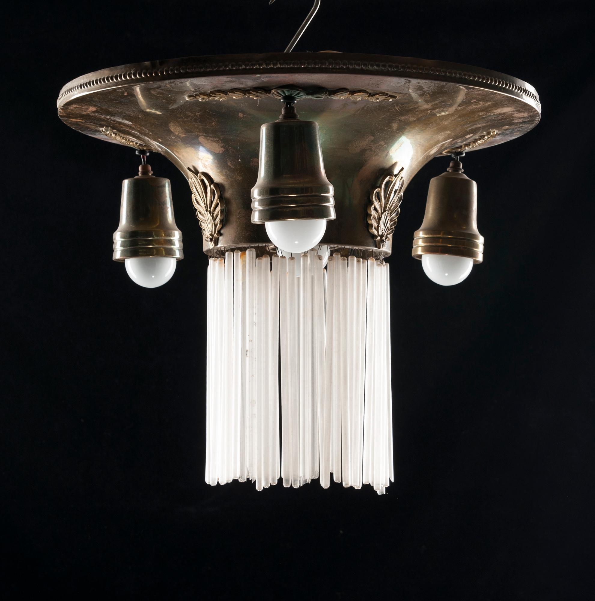 TAKLAMPA, jugend, tidigt 1900-tal. Höjd 33 cm.