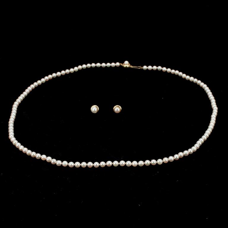 PÄRLCOLLIER samt ÖRHÄNGEN, lås i guld 14K, odlade pärlor, 1900-talets slut.