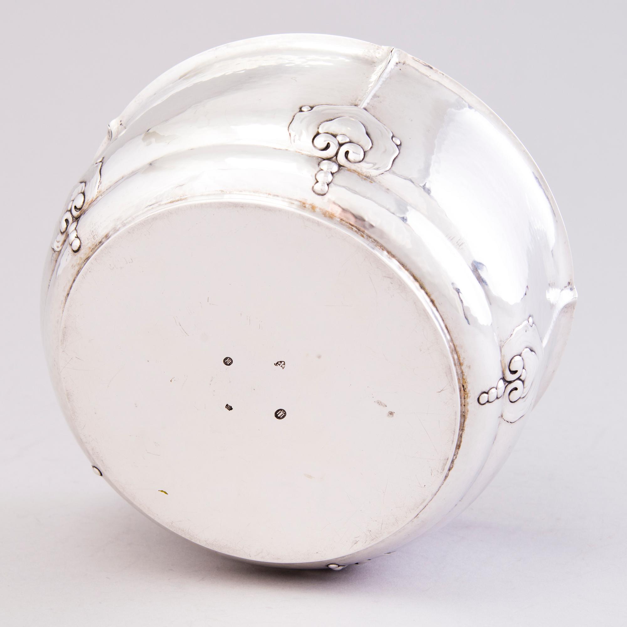 Three Danish silver bowls, two with mark of Grann & Laglye and one marked Christian F. Heise, 1922-37.