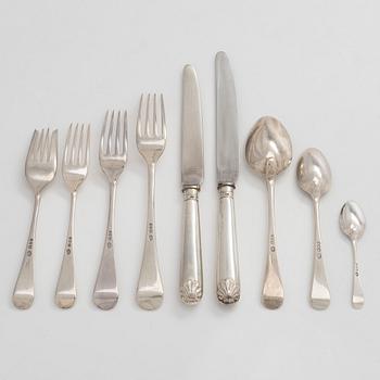 James Robinson, A 99-piece Shell Pattern sterling silver cutlery service, London 1968.