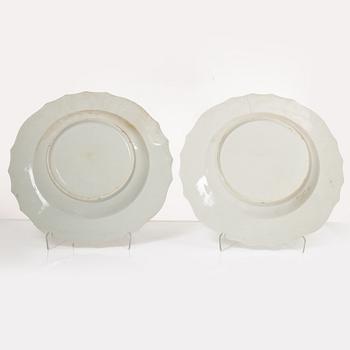 A pair of large serving dishes, unmarked, 19th century.