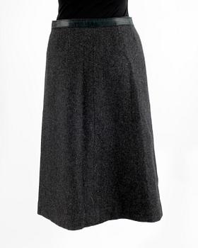 A 1980s grey wool skirt by Hermès.