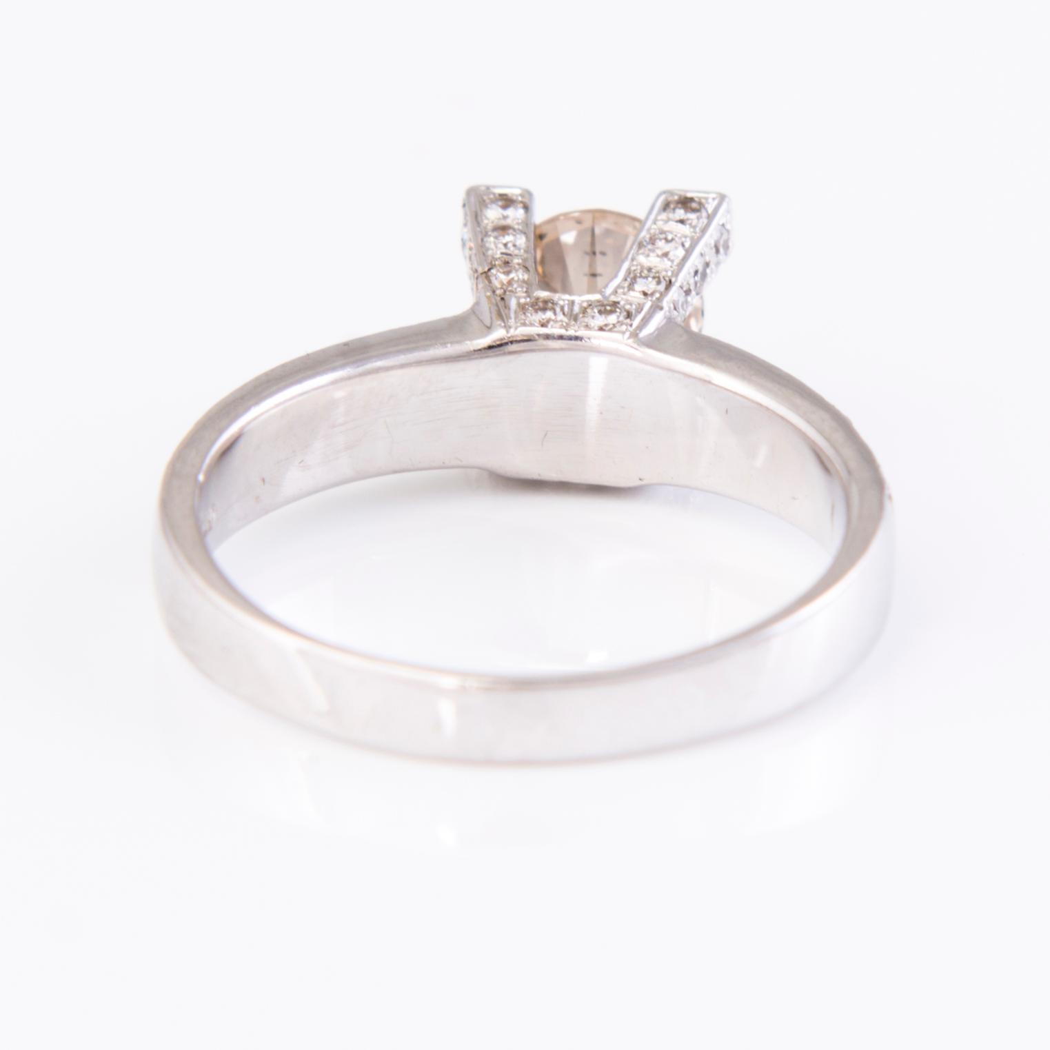 An 18K white gold ring with diamonds ca. 1.55 ct in total.