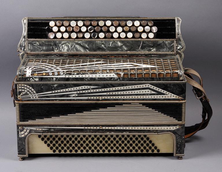 DRAGSPEL, märkt Made in Italy.