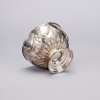 SKÅL, sterling silver, London 1901. Finska kontrollstämplar. Vikt 567 g.