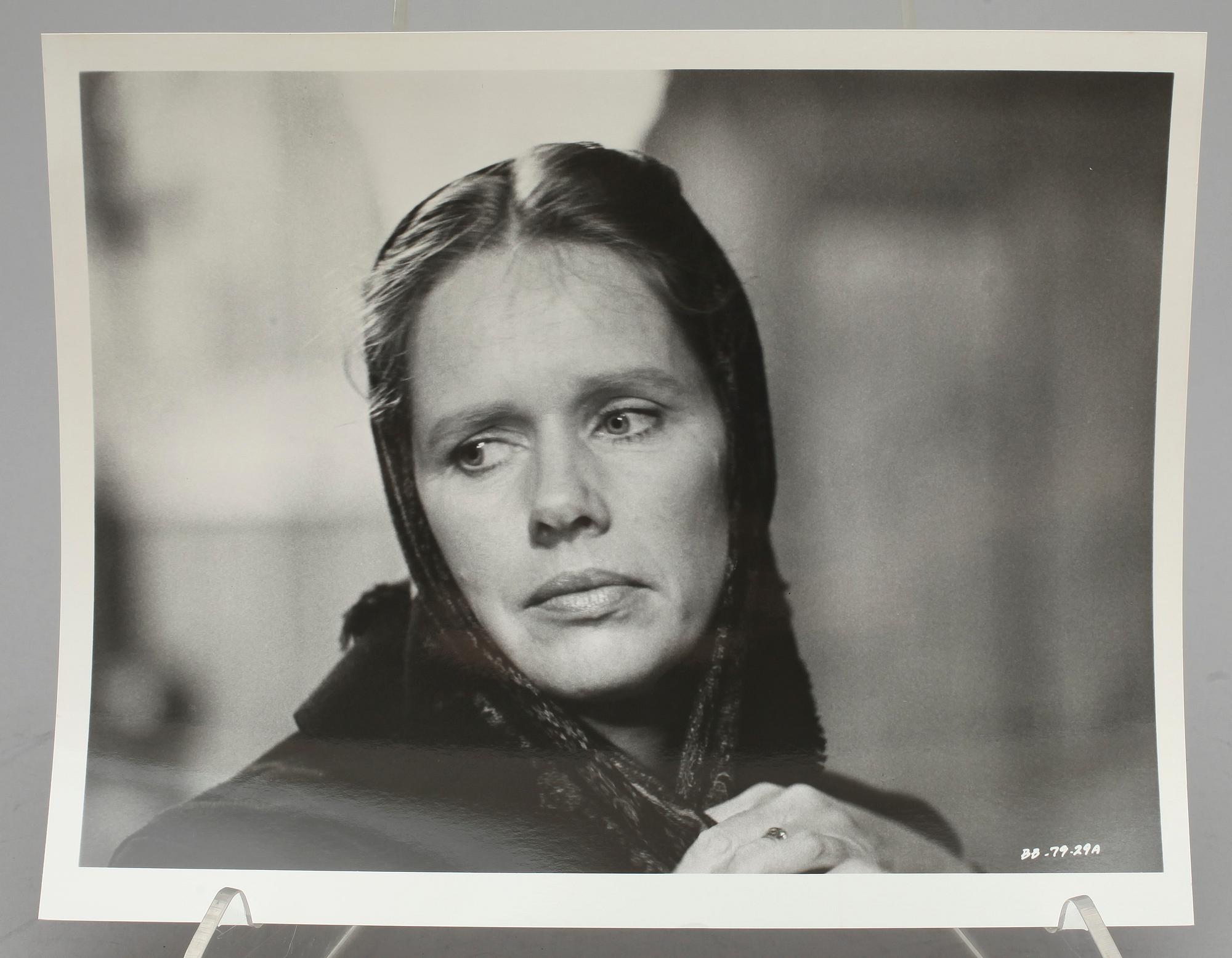 FILMMEMORABILIA, promotionfotografier, ca 120 st, från åtta  filmer, bl a "Yellowbeard".