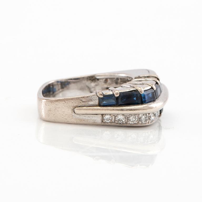 Ring 9K white gold with diamonds and step-cut sapphires.