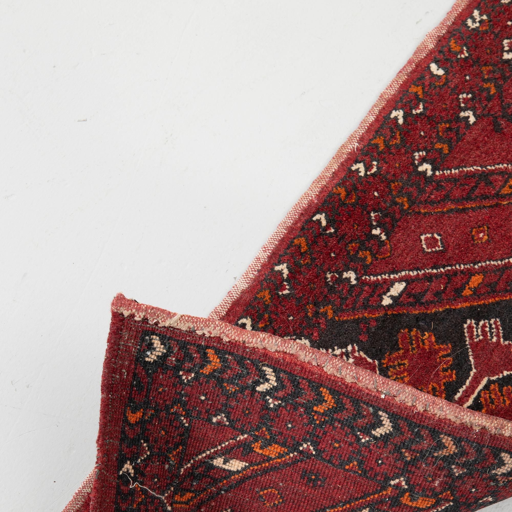 Prayer rug, Saff, approx. 153 × 43 cm.
