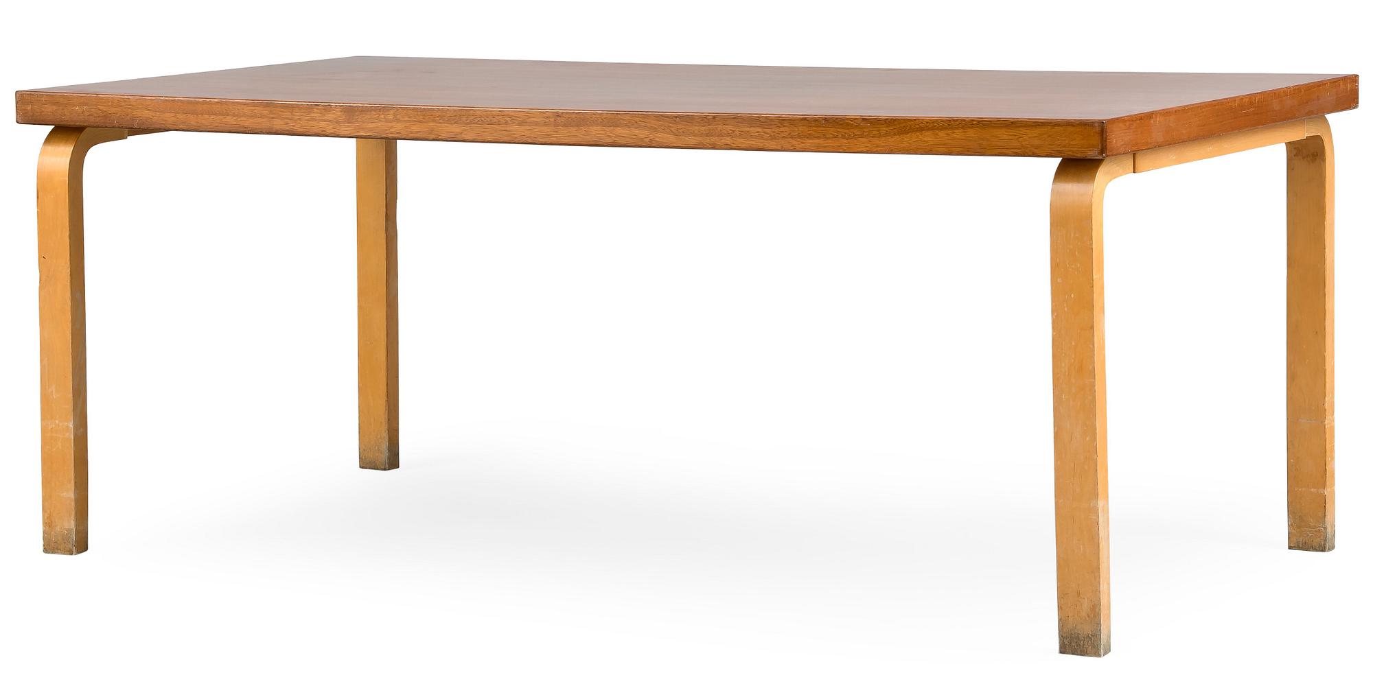 Alvar Aalto, A TABLE.