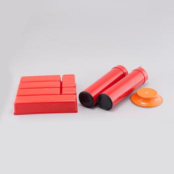 Three ash trays and one cutlery holder, ia designed by Joe Colombo and Gino Columbini for Kartell, 1960/70s.