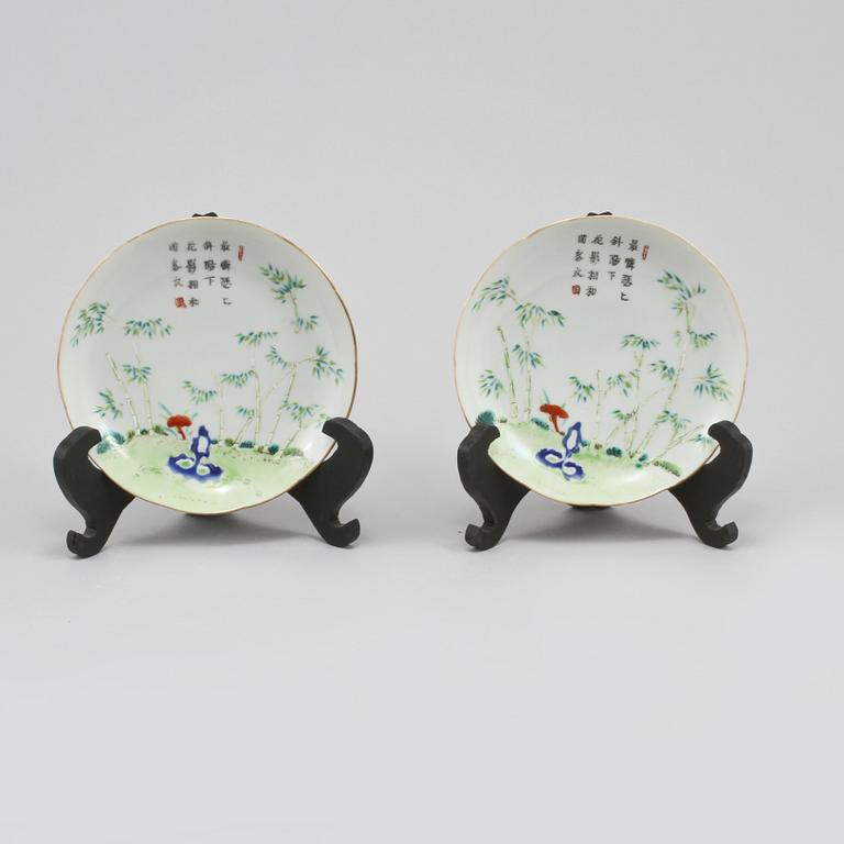 ASSIETTER, ett par, porslin, Kina, 1800/1900-tal.