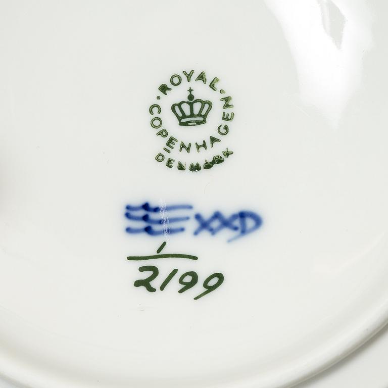 Royal Copenhagen, servisdelar, 9 st, "Musselmalet halvblonde", Danmark.